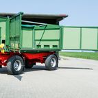 Beidseitige Öffnung der Portaltüren, mit Arretierung durch Verriegelungshebel und Türfeststellern