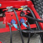 Zentrale Aufnahme für Hydraulik und Druckluftanschlüsse