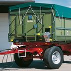 Vorderfront mit Rollplane, Podest und 250 mm hohe feststehende Dreieck-Aufsatzwand